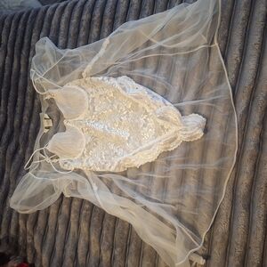 Elegant White Lace Robe